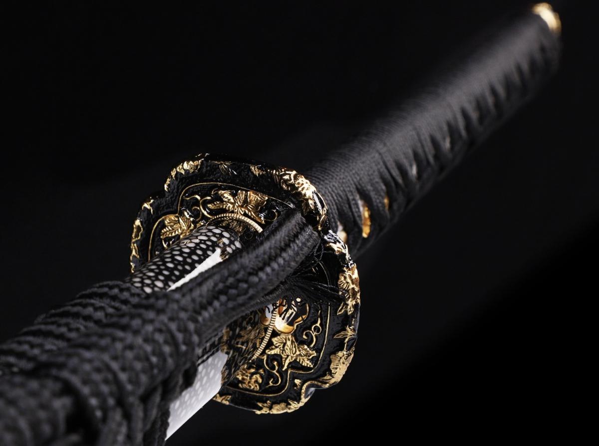 SONDERSTÜCK: Black Lotus Katana von WKC | Handgeschmiedete Damastklingee ➤ www.bokken-shop.de. Passend für Iaido, Bujinkan, Sammler. Dein Budo-Fachhändler!